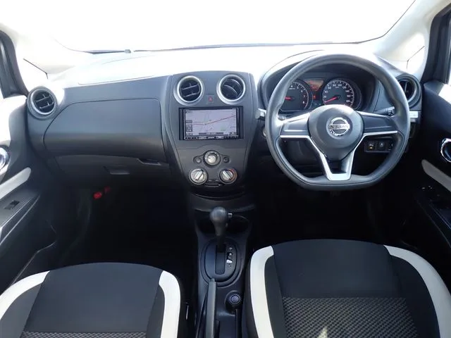 ニッサン　ノート