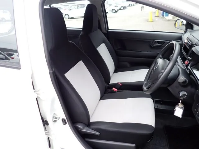 ミラ　イース（ダイハツ）の車両写真