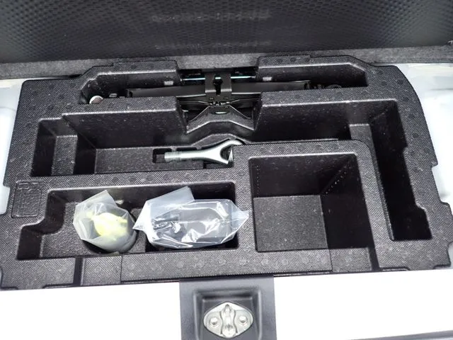 ミラ　イース（ダイハツ）の車両写真