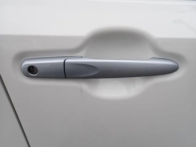 ミラ　イース（ダイハツ）の車両写真