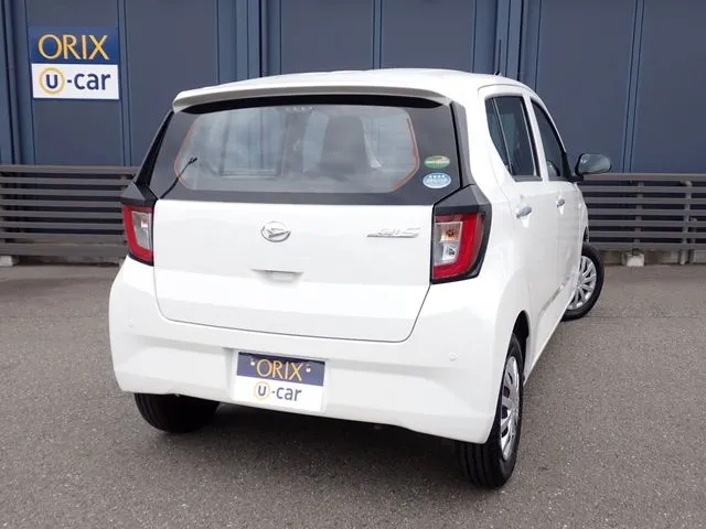 ミラ　イース（ダイハツ）の車両写真