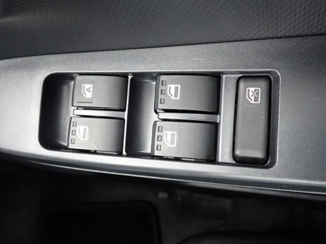 ミラ　イース（ダイハツ）の車両写真