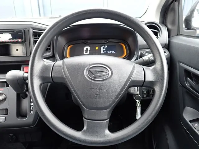 ミラ　イース（ダイハツ）の車両写真