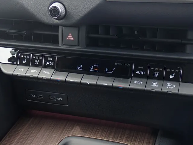 トヨタ クラウン セダン ハイブリッド