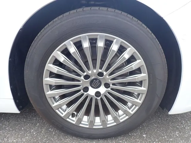 トヨタ クラウン セダン ハイブリッド