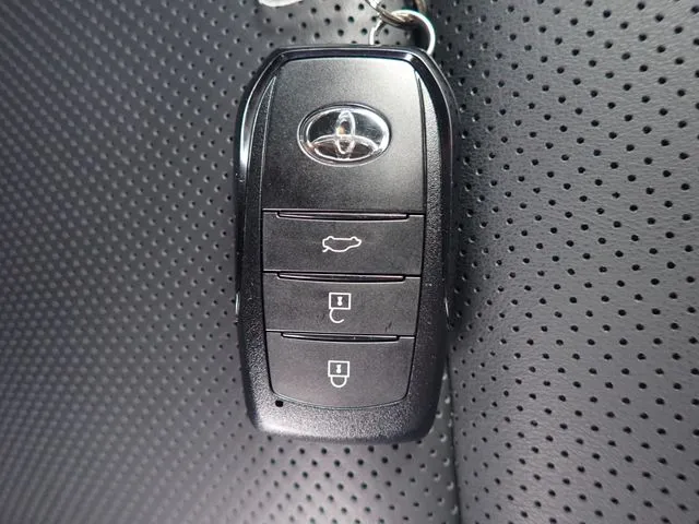 トヨタ クラウン セダン ハイブリッド