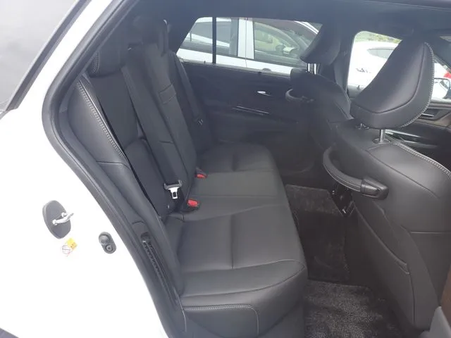 トヨタ クラウン セダン ハイブリッド