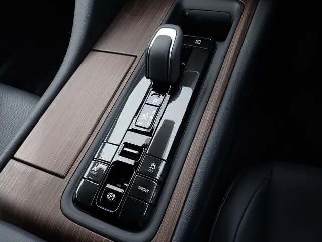 トヨタ クラウン セダン ハイブリッド