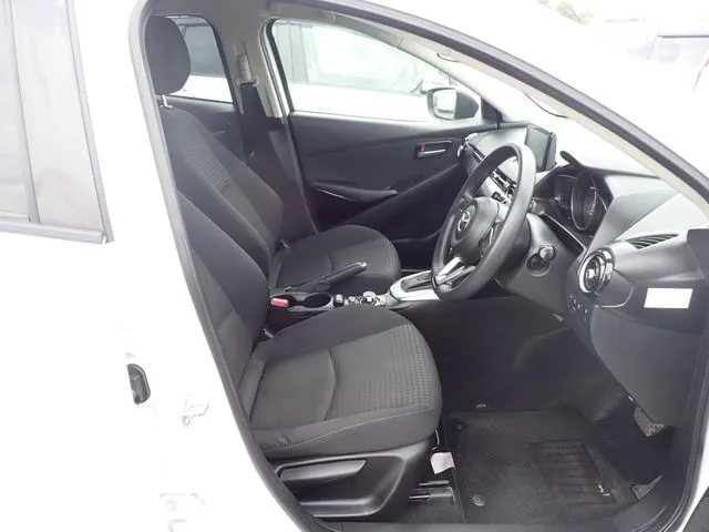 マツダ　デミオ