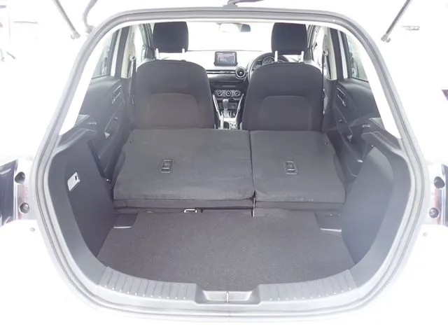 マツダ　デミオ