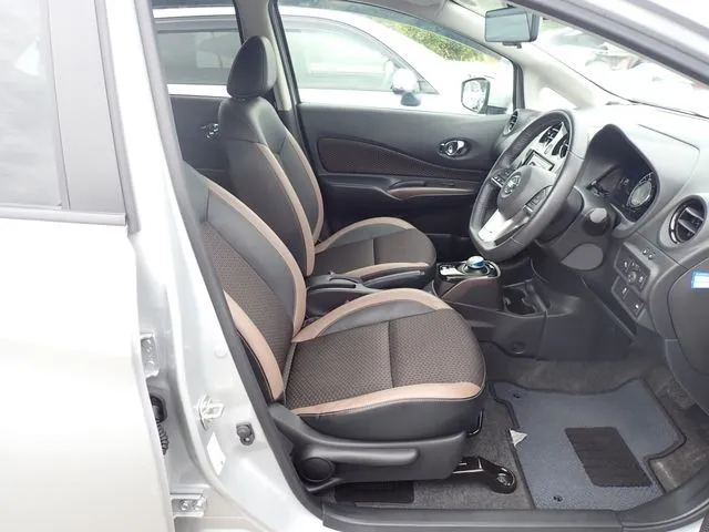 ノート（ニッサン）の車両写真