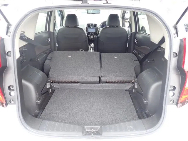 ノート（ニッサン）の車両写真