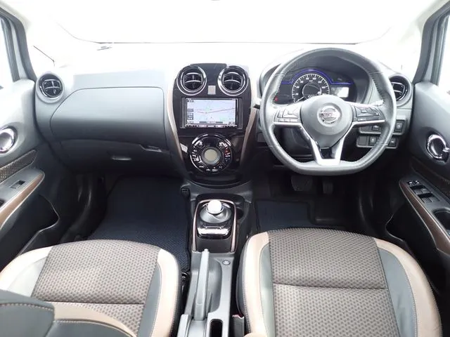 ノート（ニッサン）の車両写真