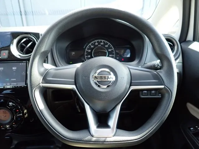 ノート（ニッサン）の車両写真