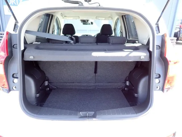 ノート（ニッサン）の車両写真