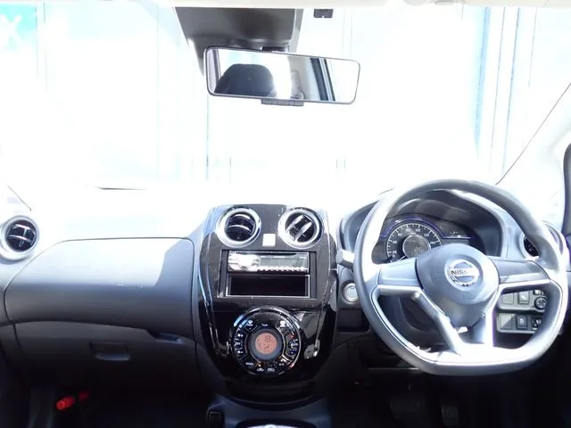 ノート(ニッサン)の車両写真