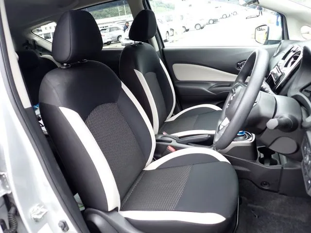 ノート(ニッサン)の車両写真