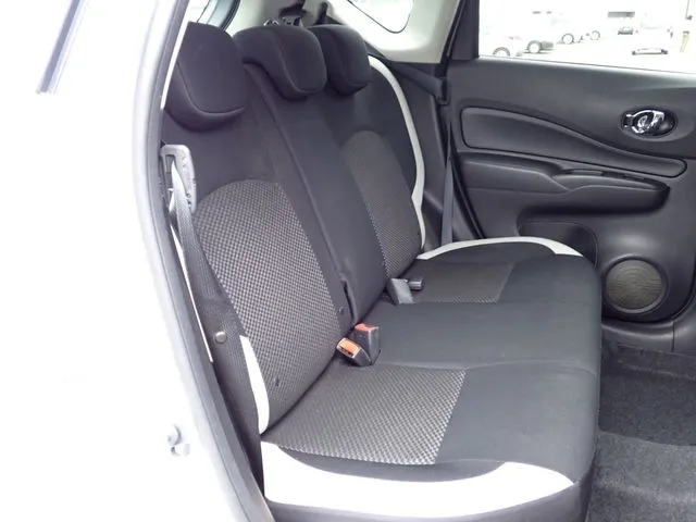 ノート(ニッサン)の車両写真