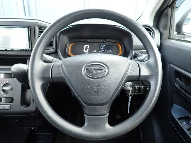 ミラ　イース（ダイハツ）の車両写真