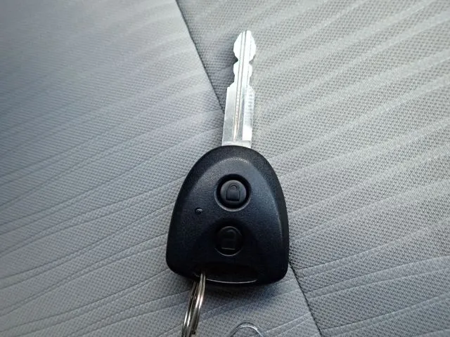 ミラ　イース（ダイハツ）の車両写真