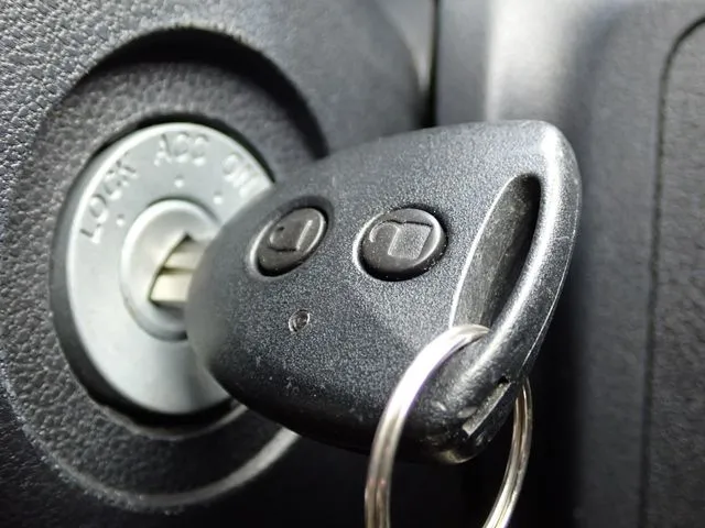 ミラ　イース（ダイハツ）の車両写真