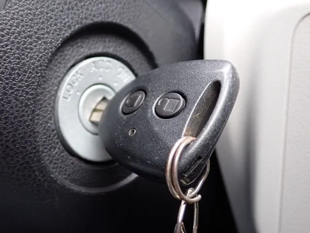 ミラ　イース（ダイハツ）の車両写真