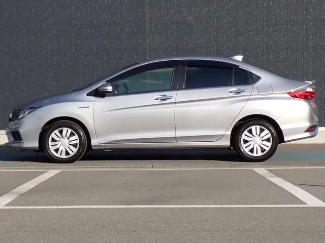 グレイス　ハイブリッド（ホンダ）の車両写真