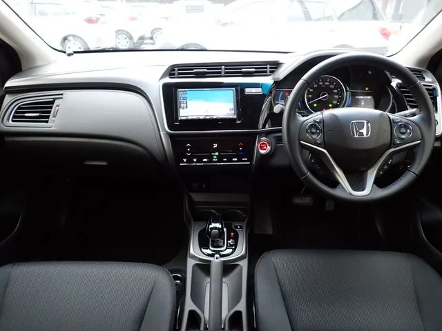 グレイス　ハイブリッド（ホンダ）の車両写真