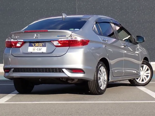 グレイス　ハイブリッド（ホンダ）の車両写真