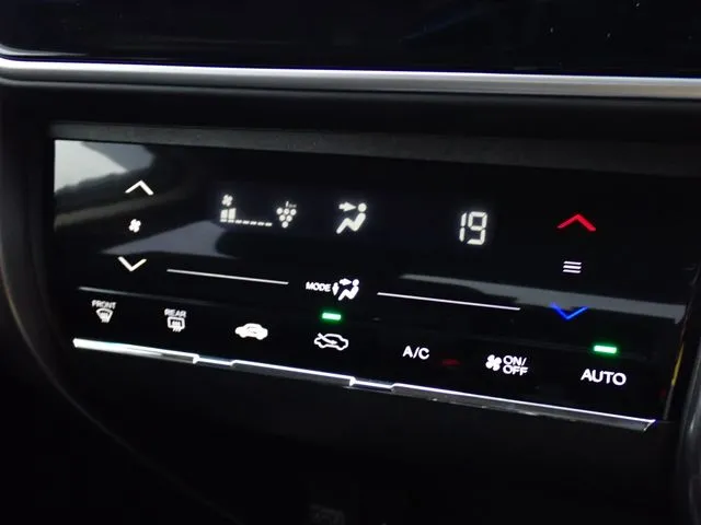 グレイス　ハイブリッド（ホンダ）の車両写真