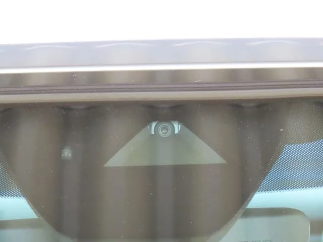 マツダ　ＭＡＺＤＡ３　セダン