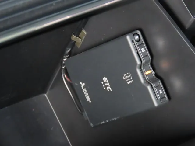 マツダ　ＭＡＺＤＡ３　セダン