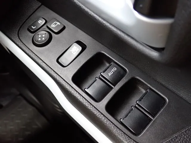 スズキ　ハスラー　４ＷＤ