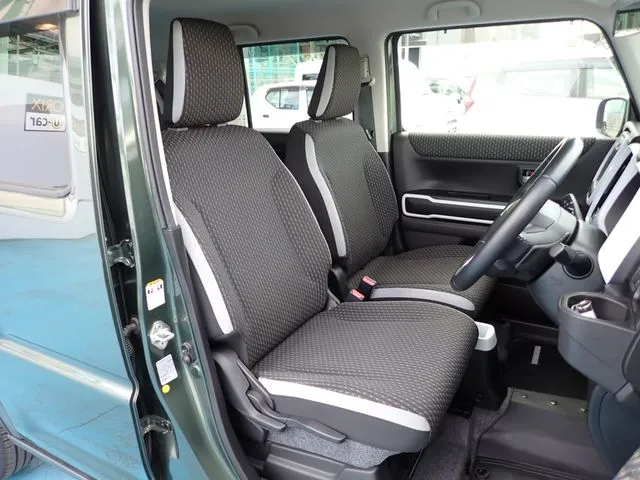 スズキ　ハスラー　４ＷＤ