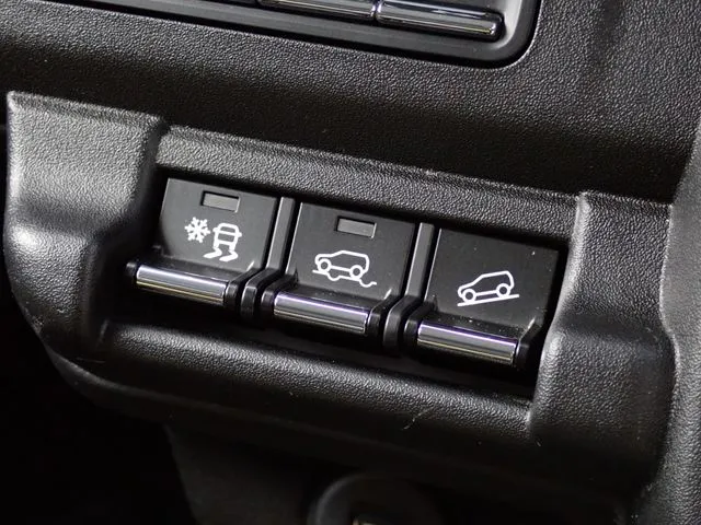 スズキ　ハスラー　４ＷＤ