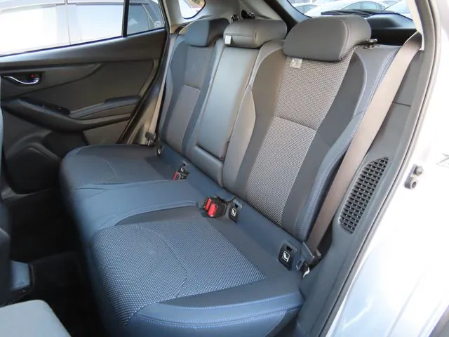 ＳＵＢＡＲＵ　ＸＶ　ハイブリッド（スバル）の車両写真