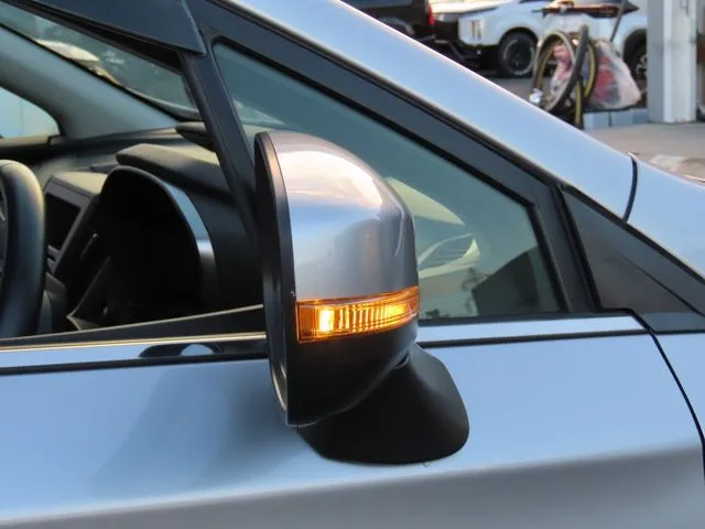 ＳＵＢＡＲＵ　ＸＶ　ハイブリッド（スバル）の車両写真