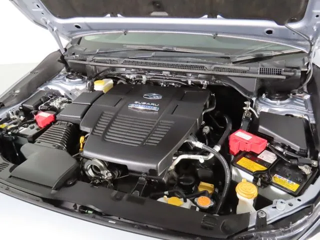 ＳＵＢＡＲＵ　ＸＶ　ハイブリッド（スバル）の車両写真