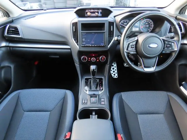 ＳＵＢＡＲＵ　ＸＶ　ハイブリッド（スバル）の車両写真