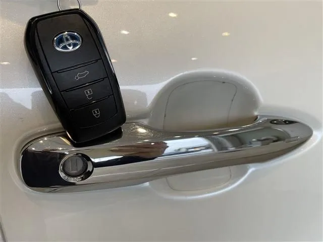 トヨタ　ハリアー　ハイブリッド