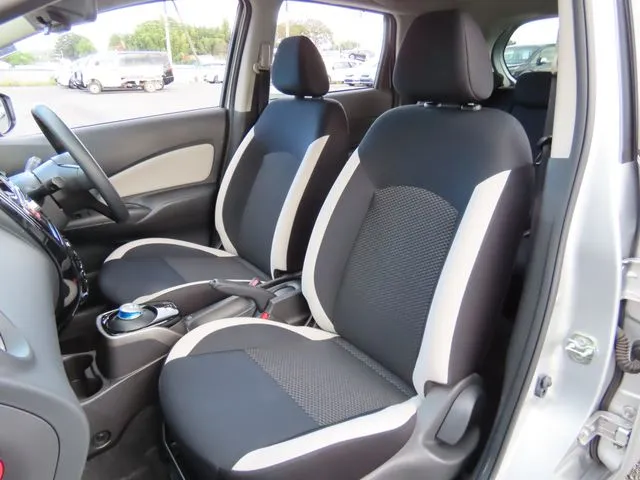 ニッサン　ノート