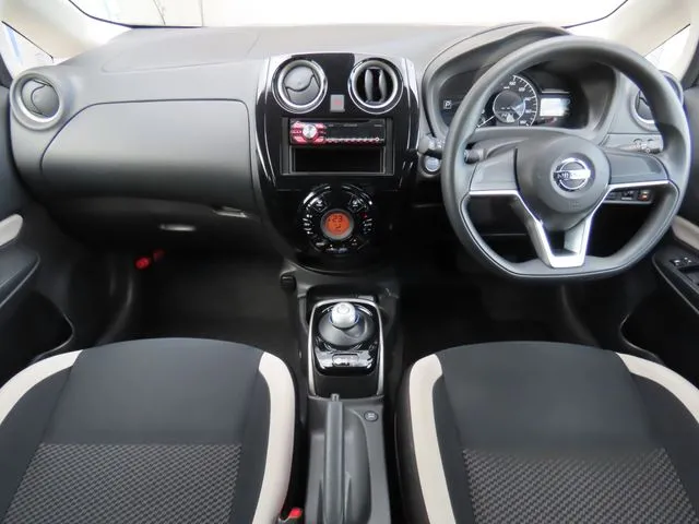 ニッサン　ノート