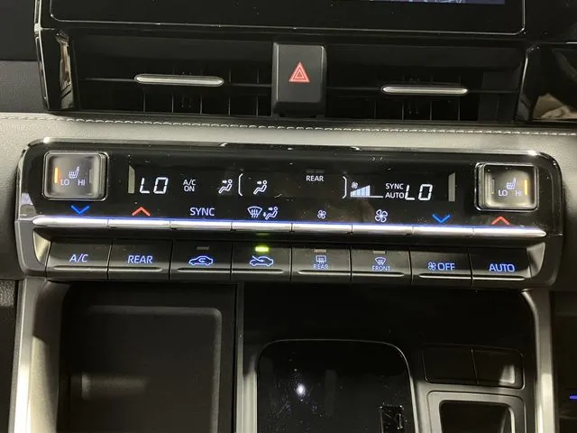 ノア　ハイブリッド（トヨタ）の車両写真