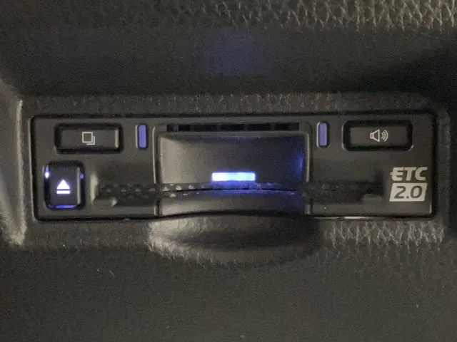 ノア　ハイブリッド（トヨタ）の車両写真