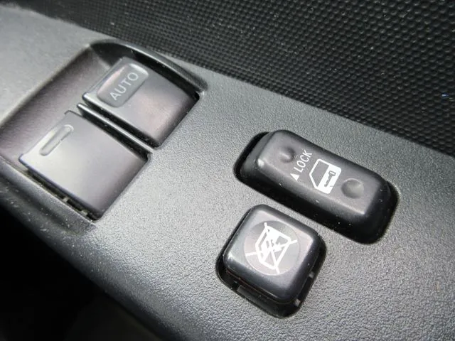 トヨタ ハイエースバン 4WD