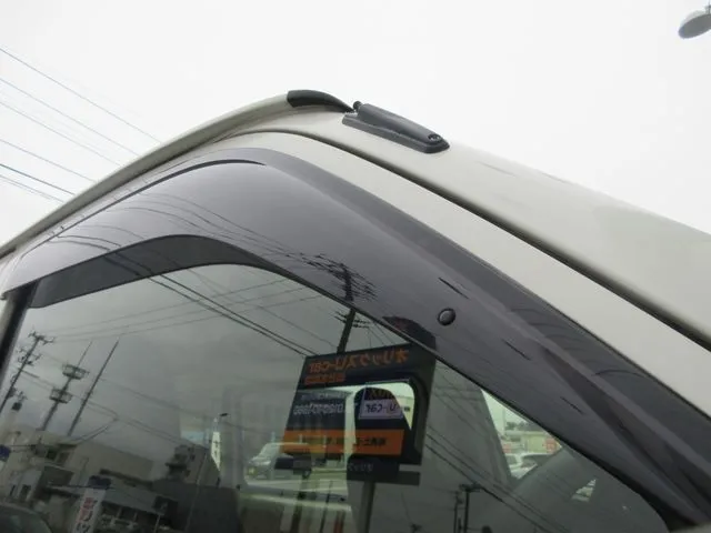 トヨタ ハイエースバン 4WD