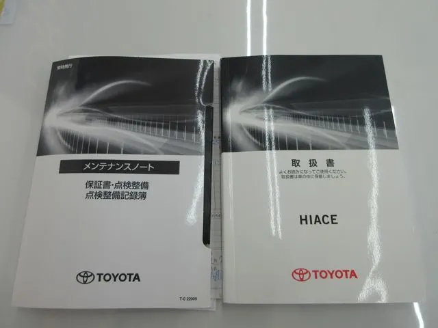 トヨタ ハイエースバン 4WD