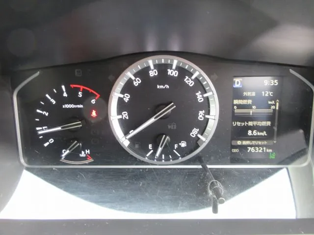 トヨタ ハイエースバン 4WD