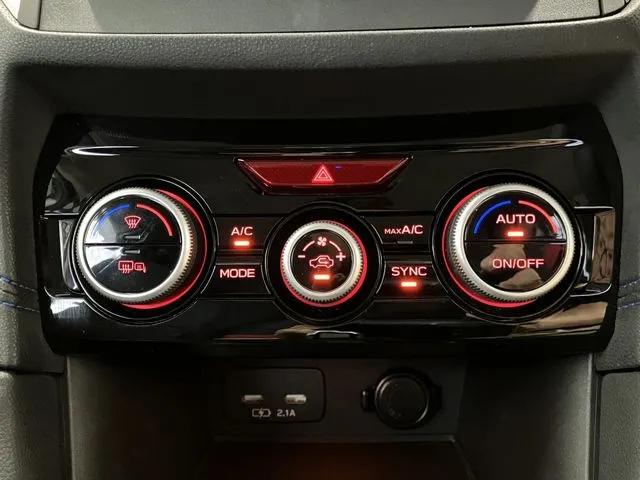 スバル　ＳＵＢＡＲＵ　ＸＶ　ハイブリッド