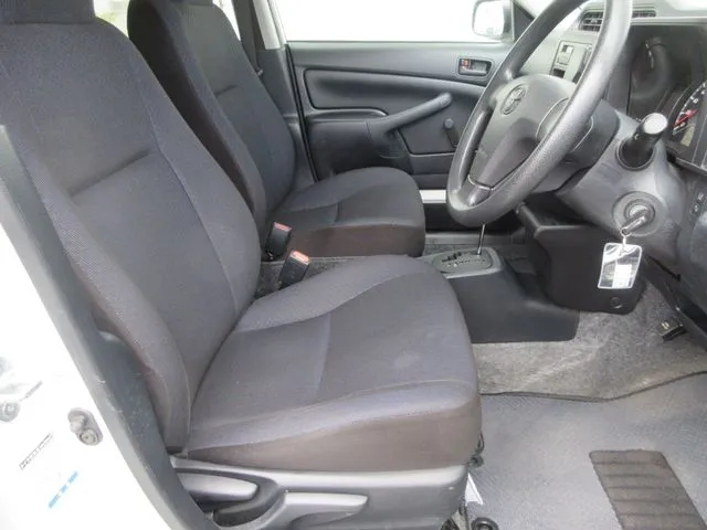 トヨタ　プロボックスバン　４ＷＤ